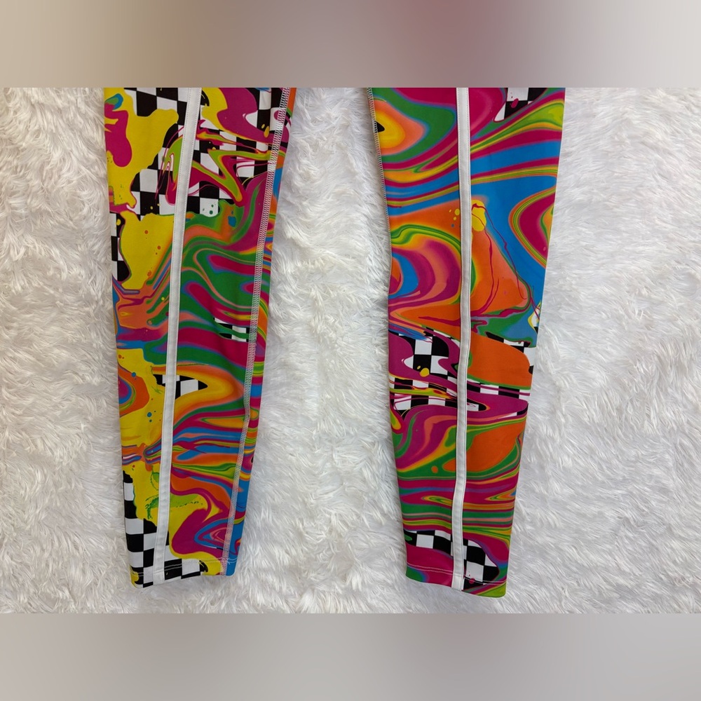 🌈 Peloton x Brittany Allen Printed Cargo Leggings | Activewear | Size Medium 🌈✨ - Picture 6 of 17